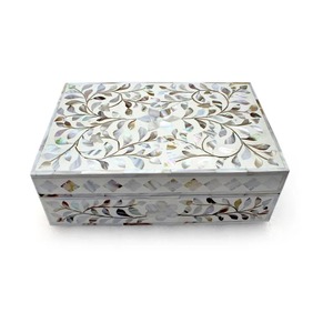 Caja de almacenamiento de incrustaciones de hueso personalizada de alta calidad Patrón cuadrado Nombre Logo Grabado Color personalizado Zona artesanal Precio al por mayor - Product Image 1