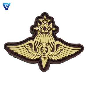 Nhà máy trực tiếp tùy chỉnh saudi Arabian Biểu tượng logo dập nổi 3D mềm cao su huy hiệu - Product Image 5