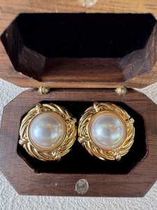 Pendientes de perlas barrocas Pendientes colgantes elegantes vintage Joyería de declaración única Tachuelas redondas Plata de Ley 925 Chapado en oro de 14K - Product Image 4