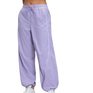 Pantalon de jogging décontracté pour homme, poids moyen, 100 % polyester, imperméable, respirant, pantalon de sport athlétique, confortable pour le fitness - Product Image 1