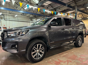 Toyota Hilux 2.4D-4D Invincible X 3.5T d'occasion, conduite à gauche/droite, 2020 - Product Image 3