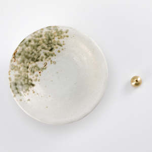 ชุดจานวางเครื่องหอมเซรามิกแบบดั้งเดิมและเตาเผาเครื่องหอมทองเหลือง - สีขาว - Product Image 2