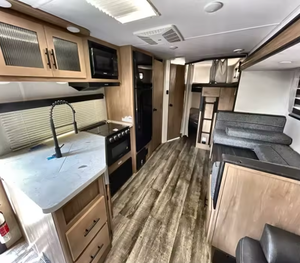 Autocaravana Usada 2023 2024 2025 F-o-r-e-s-t R-i-v-e-r Grey W-o-l-f 26DBH, Remolque de Viaje - Product Image 3