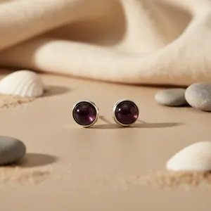 Boucles d'oreilles clous tendance pour femme en argent plaqué or avec pierre noire, diamant taille poire, émeraude et perle, idéales pour un cadeau de fiançailles ou comme bijou. - Product Image 2
