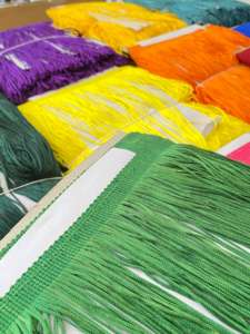 Franges longues en chaînette noire et blanche personnalisées de 100 cm, 80 cm, 60 cm, 50 cm, 30 cm, 20 cm, 100 % polyester, textile de maison décoratif pour - Product Image 3