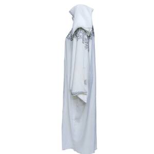 Abaya Farasha Jalabiya de luxe pour femme, blanche, en satin, style soirée, taille naturelle, col haut, longueur au sol - Product Image 4