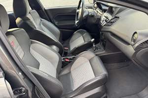 Ford Fiesta ST 2016 d'occasion en bon état, sans réserve, 1 propriétaire, boîte manuelle 6 vitesses, turbo 4 cylindres, provenance Californie - Product Image 5