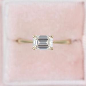 Anillo de diamante cultivado en laboratorio de Esmeralda chapado en oro de 14 quilates Certificado IGI para compromiso como regalo de boda Certificado de diamante GIA Corte Esmeralda - Product Image 4