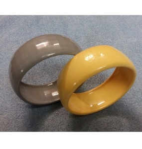 สร้อยข้อมือเรซินพิมพ์ลาย3D อ่อนแบบเรียบง่ายกำไลข้อมืออ้วนสีเหลืองเทาเครื่องประดับแบบทำมือสำหรับผู้หญิงอุปกรณ์ของขวัญวันเกิด - Product Image 1