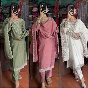 Salwar Kameez Tradicional Pakistaní Indio de Calidad XXL, Talla Grande, Tela Georgette para Fiesta, Bordado, Trabajo con Espejos, Sin Coser - Product Image 4