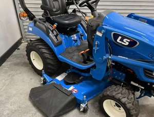 Tondeuse à gazon LS d'occasion facilement disponible avec chargeur En vente Acheter une tondeuse à gazon LS autoportée disponible Acheter des tondeuses à gazon LS autoportées en ligne - Product Image 5