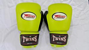Guantes de boxeo de sparring de cuero de vaca de color personalizado con logotipo personalizado, guantes de boxeo de entrenamiento de la mejor calidad, guantes de boxeo, guantes de boxeo de 2017 - Product Image 3