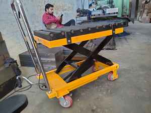 Chariot élévateur à ciseaux hydraulique robuste à plateau roulant pour la manutention de matériaux industriels, entrepôt, utilisation en usine - Product Image 5