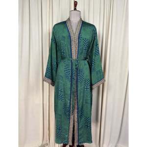 Vestido de Playa Boho Chic Vintage para Mujer, Hecho con Sari de Seda Reciclada, para Usar en Resorts, Casa o como Traje de Baño - Product Image 1
