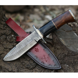 Nouveaux Couteaux de Chasse en Acier Damas de Haute Qualité avec Manche en Bois, Personnalisables OEM - Product Image 1