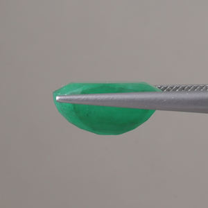 Émeraude naturelle certifiée IGI, pierre précieuse en vrac, 8,94 carats, taille ovale, 15,5x12 mm, vert premium, finition cireuse/huilée - Product Image 2