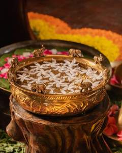 Bol décoratif Urli en métal pour fleurs flottantes pièce maîtresse décoration maison décoration fête traditionnelle indienne - Product Image 1