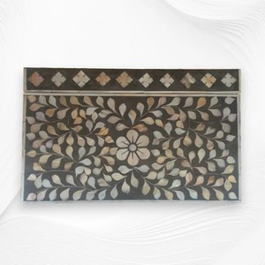 Boîte à bijoux indienne en résine artisanale avec incrustation de style nautique d'amour poli pour la décoration de la maison - Product Image 6