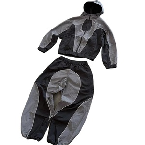 Chaqueta cortavientos con cremallera personalizada, pantalones cortavientos de nailon para correr, pantalones cargo cortavientos, chándal, conjunto de trajes para correr Unisex - Product Image 1