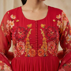 Conjunto de Traje Anarkali con Estampado Floral Rojo para Mujer, con Dupatta, Ropa Festiva, Salwar Kameez Étnico, Diseño Indio Moderno de Secado Rápido - Product Image 1