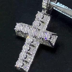 Collier Pendentif Croix Moissanite en Argent 925 Personnalisé Style Hip Hop Glacé Baguette Diamant Testeur Accessoire Hip Hop Unique - Product Image 3