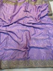 Sari de fête en soie Georgette avec bordure fantaisie en miroir et diamants, travail riche sur le pallu - Pièce de chemisier cousue - Product Image 4