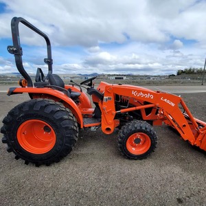 Tracteur compact Kubota L2502 |   Tracteur agricole diesel 4x4 de 25 CV pour l'agriculture et l'aménagement paysager - Product Image 2