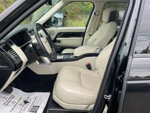 CLEAN 2020 Land Rover Range Rover P525 HSE 4WD Dirección izquierda Euro IV Emisión - Product Image 2