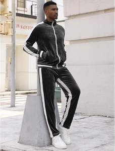 Survêtement en velours unisexe avec logo personnalisé Survêtement en velours avec broderie personnalisée Ensemble sweat à capuche et jogging en velours de haute qualité - Product Image 4