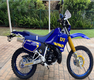 รถจักรยานยนต์วิบากอุตสาหกรรม DIY ODM รุ่น 1990 DT200 ขนาด 195 ซีซี 2 จังหวะ สีฟ้า - Product Image 1