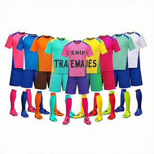 Ensemble d'uniformes de football personnalisés avec logo et numéro, en polyamide respirant, coupe automatisée, survêtement unisexe court – Prix de gros - Product Image 5