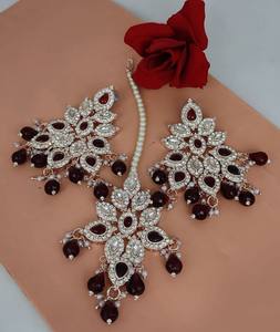 ชุดต่างหูระย้าพร้อมต่างหูมุกเทียมสำหรับผู้หญิงและเด็กผู้หญิงดีไซน์ใหม่ล่าสุดของอินเดีย - Product Image 2