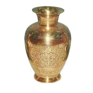 Vase à fleurs en laiton de qualité supérieure avec une belle gravure or et peinture rouge décoration de table finie Vase à fleurs - Product Image 3