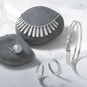 Leslie's SS Radiant Essence Polish/Textured <b>Ball</b>-Shaped Flexible Bangle - Product Image 5