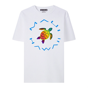 T-shirt colorata con tartaruga marina di Maui, Hawaii - Design promozionale tartaruga marina colorata - Product Image 2