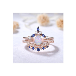 Anillo de compromiso de ópalo etíope y diamante de corte de pera clásico anillo de boda de oro sólido amarillo de 14kt banda curva joyería fina hecha a mano - Product Image 1