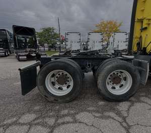 OFERTA 2023: Camiones Tractores Usados para Carretera con Cabina Espaciosa para la Comodidad del Conductor y Línea de Transmisión Confiable para Larga Distancia - Product Image 3