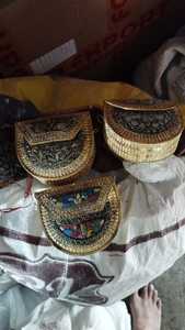 Pochette en métal artisanale pour femmes à forte demande Accessoire polyvalent à la mode pour compléter toute tenue Fournisseur directement indien - Product Image 4