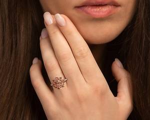 Anillo de compromiso de morganita chapado en oro rosa y diseño de hojas de loto floral de plata regalo de joyería elegante para su estilo único - Product Image 6