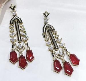 Exclusivos Pendientes Largos de Fusión con Baño de Oro de la Mejor Calidad, Estilo Moderno, Colecciones para Bodas y Fiestas para Mujeres y Niñas - Product Image 1