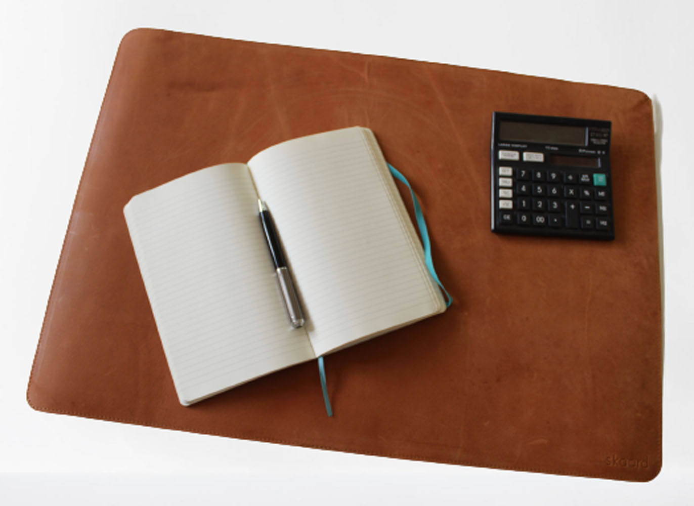 สีน้ำตาล