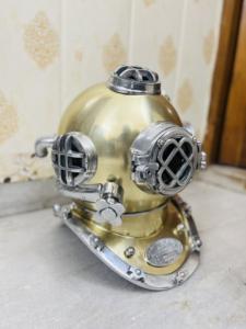 Casque de plongée vintage en laiton, objet décoratif |   Casque de plongée antique pour les profondeurs marines - Product Image 1