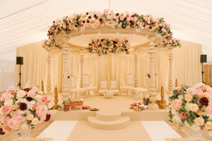 Mandap de madera de matrimonio de aspecto dinámico Mandap de gran pilar de madera magnífico para bodas Mandap de Shaadi de madera indio tradicional - Product Image 6