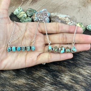 Collar de barra turquesa número 8 en plata de ley Diseño de piedras preciosas naturales hechas a mano - Product Image 1