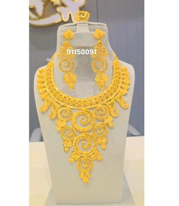 Conjunto de joyas de 4 piezas chapadas en oro de lujo para mujer, diseño único para compromiso, boda, fiesta y celebraciones de aniversario, India - Product Image 4