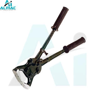 Cortador de garras y pezuñas de grado veterinario ALMAC diseñado para la comodidad de los animales y el control del manipulador adecuado para uso en campos agrícolas estables - Product Image 4