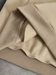 Ensemble de survêtement décontracté deux pièces pour homme, beige crème, avec veste à col zippée intégrale épaisse et pantalon de survêtement large à cordon de serrage - Product Image 4