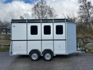 Livraison gratuite Remorque à chevaux Böckmann Traveller W4 à vendre - Product Image 4
