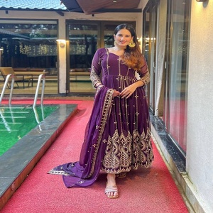 Dernier Designer Lourd Faux Georgette Avec Séquence Et Broderie Travail Anarkali Robe Par FabZone - Product Image 2