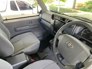 2023สำหรับรถกระบะเทอร์โบ LX V8 76 4.5D เบาะหนังด้านซ้าย R17ยาง - Product Image 2